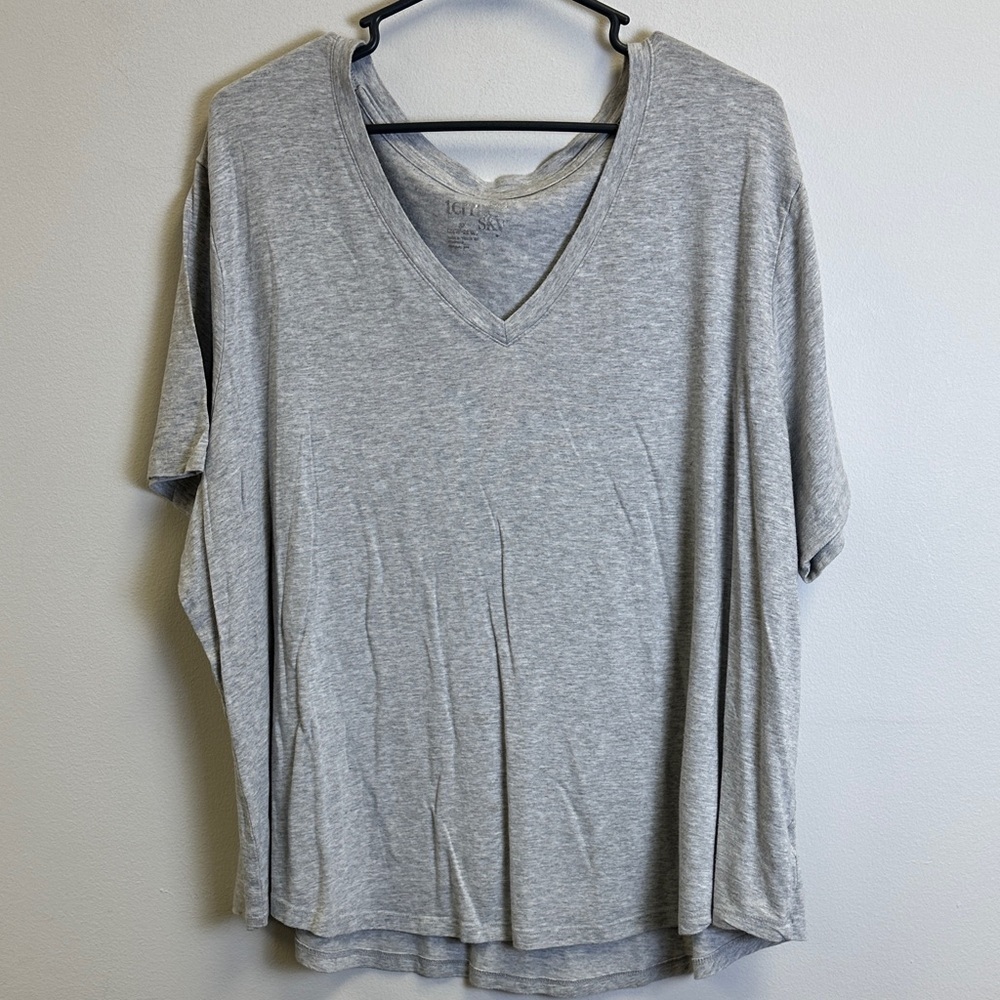 Terra & Sky Heather Gray V-Neck Tee